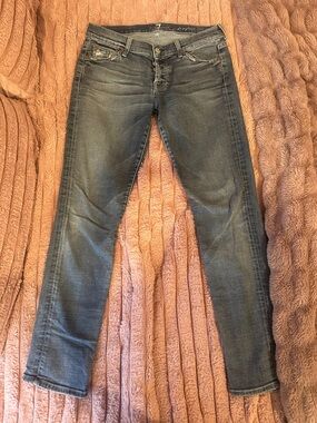 Seven7 brand skinny boyfriend jeans